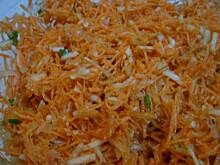 Fot. bahus, Surówka z marchwi w sosie miodowym