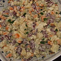 Sałatka ziemniaczana z czerwoną fasolką