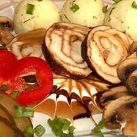 Bejcowana rolada z piersi kurczaka