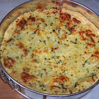 tarta ziemniaczana z nadzieniem cebulowo serowym