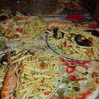 Makaron z mulami i kałamarnicą