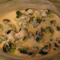 Brokuły ( warzywa) pod beszamelem