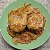 Śledzie z musztardą w zalewie pomidorowej