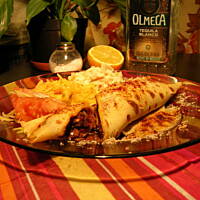 Naleśniki z kurczakiem i fasolą na pikantnie