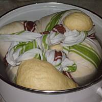 Paszteciki z ciasta drożdżowego