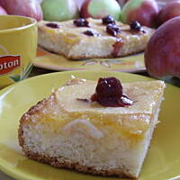 Jabłkowo- kokosowe ciasto z wisienką