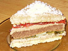 Fot. Delfix, tort tomidło