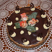 Tort wiśniowo-rumowy