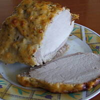 Pieczeń wieprzowa w cebulowo-serowej panierce