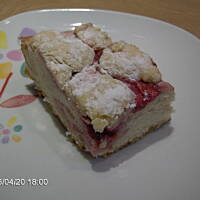 Ciacho drożdżowe z truskawkami