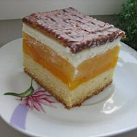 ciacho z bitą śmietaną