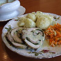 Rolada schabowa serowo-szpinakowa