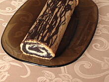 Fot. bing_translator, Poppy seed roll wrapped in pastry
