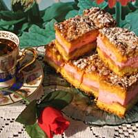 Kruchy z pianą i  rabarbarem