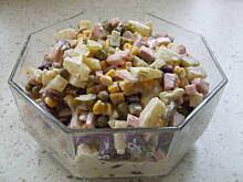 Fot. ilka76, Sałatka imprezowa z czerwoną fasolką i ananasem