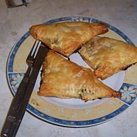 tuńczyk zapiekany w cieście francuskim