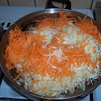 spagetti w sosie mięsno jarzynowym