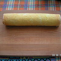 Rolada biszkoptowa z jagodami