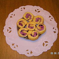 Rolada biszkoptowa z jagodami