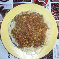 Pyszniutkie spagetti pomidorowo-warzywne