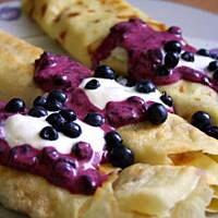 Naleśniki z waniliowo - jagodowym nadzieniem