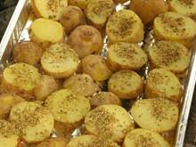 Fot. ewciaku, Ziemniaczki z grila z sosem czosnkowym