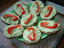 Fot. bing_translator, Sandwich pasta with avocado