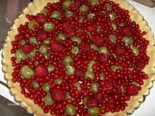 Fot. nutella, Tarta z owocami i bezową kołderką