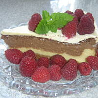 Sernik kawowo-rumowy z polewą z kwaśnej śmietany