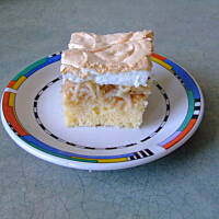 Szarlotka z bezową pianką