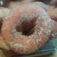 Puszyste obwarzanki w cukrowej panierce