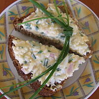 Pasta jajeczna z szynką