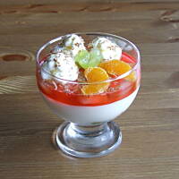 Owocowo-piankowy deser dla Przyjaciół