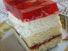 Fot. ilka76, Ciasto z bitą śmietaną i truskawkami