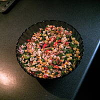 Sałatka z tuńczykiem w drobnych muszelkach