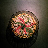 Sałatka z tuńczykiem w drobnych muszelkach