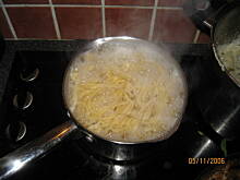 Fot. kasia.terlecka, spaghetti z sosem pomidorowo szpinakowym