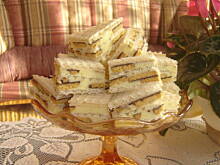 Fot. irena sikora, Wafel z masą mleczno-kokosową i herbatnikami