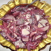 Śledzie marynowane w czerwonym winie