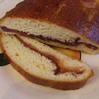 Strucla drożdżowa z marmoladą