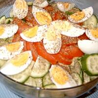 Salatka lodowa z tunczykiem i jajami