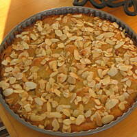 Tarta z jabłkami i prażonymi migdałami