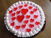 Fot. frankafiranka, Tort biszkoptowo piankowy z serduszkami