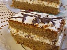 Fot. ilka76, Ciasto kawowe z bitą śmietaną i czekoladą