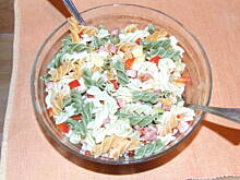 Fot. marzenkaw77, Sałatka makaronowa kolorowa