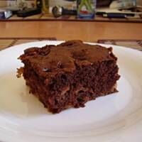 ciasto kakaowe z jabłkami zwane salcesonem