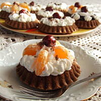 Babeczki czekoladowe z bitą śmietaną