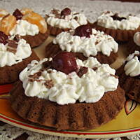 Babeczki czekoladowe z bitą śmietaną