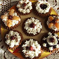 Babeczki czekoladowe z bitą śmietaną