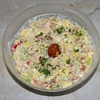 Sałatka z awokado i selerem naciowym